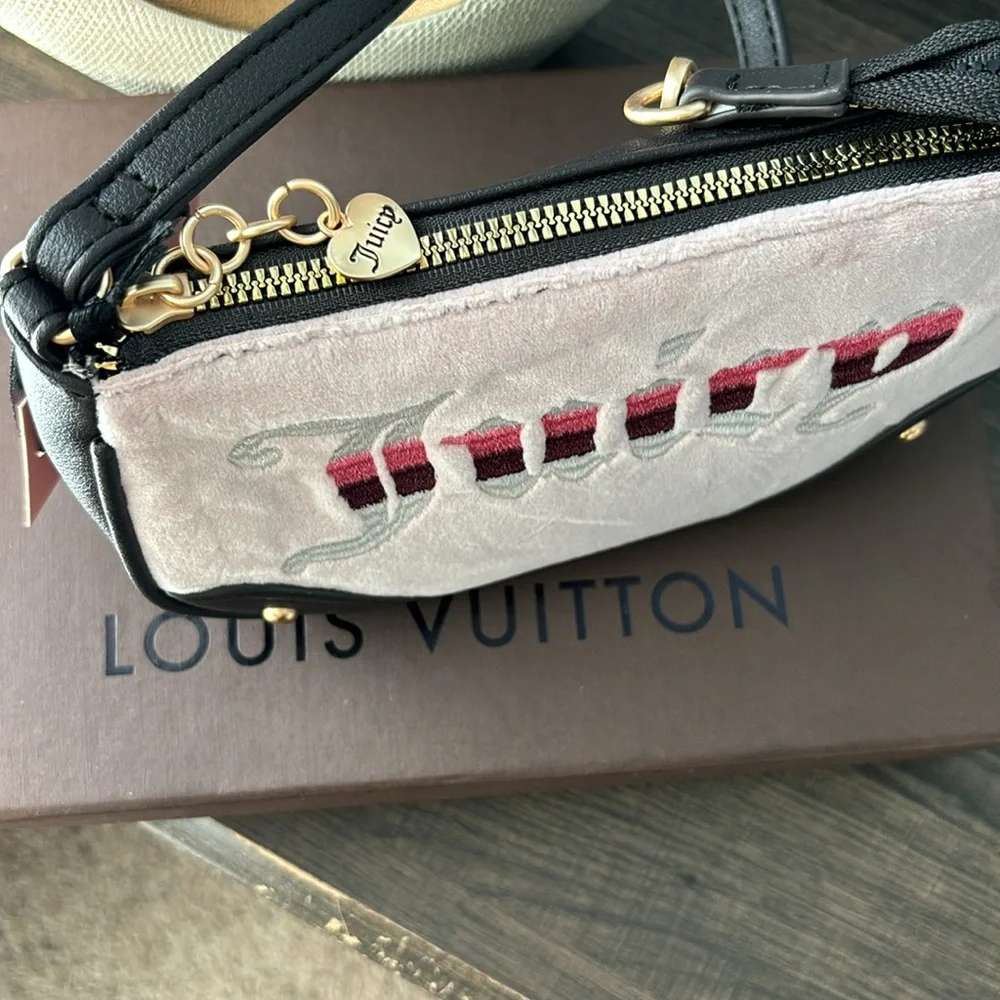 NWT! JUICY COUTURE Retro Vibe Shoulder Bag, Chocolate Blush